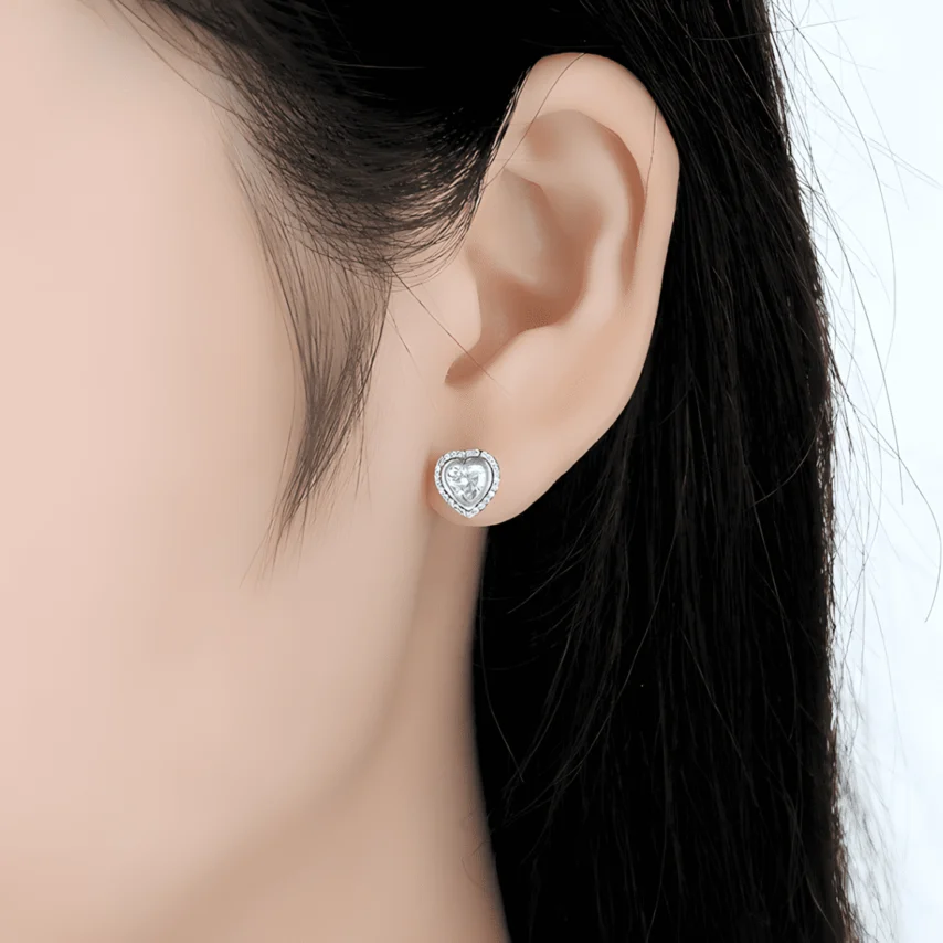 Pendientes de Botón Corazones Brillantes <myexti><span>Plata de Ley 925, chapada en oro blanco, con circonitas</span></myexti> - Imagen 2