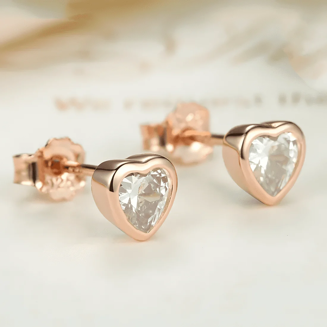 Pendientes de Botón Corazones Brillantes <myexti><span>Plata de Ley 925, chapada en oro rosa, con circonitas</span></myexti> - Imagen 3