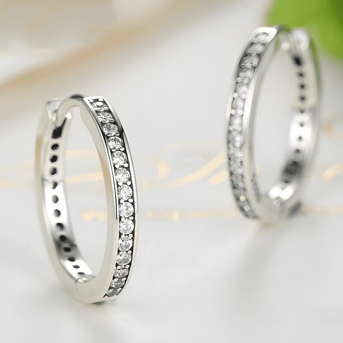 Pendientes de Aro Brillantes <myexti><span>Plata de Ley 925, chapada en oro blanco, con circonitas</span></myexti> - Imagen 3