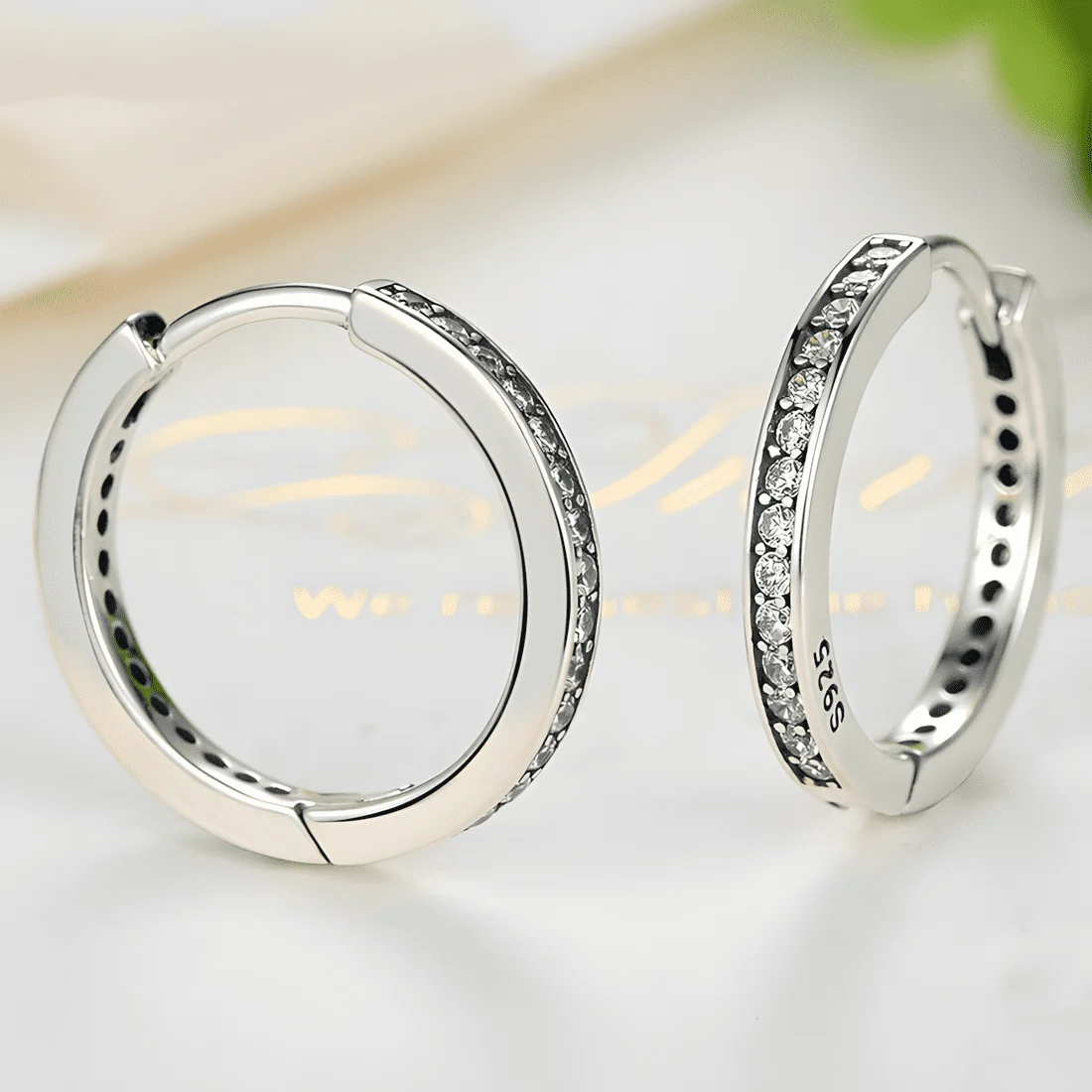 Pendientes de Aro Brillantes <myexti><span>Plata de Ley 925, chapada en oro blanco, con circonitas</span></myexti> - Imagen 4