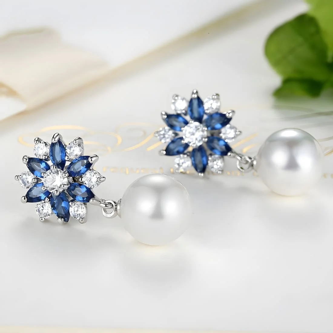 Pendientes de Gota Copo de Nieve con Perlas <myexti><span>Plata de Ley 925, chapada en oro blanco, con circonitas azules y blancas y perlas naturales</span></myexti> - Imagen 3