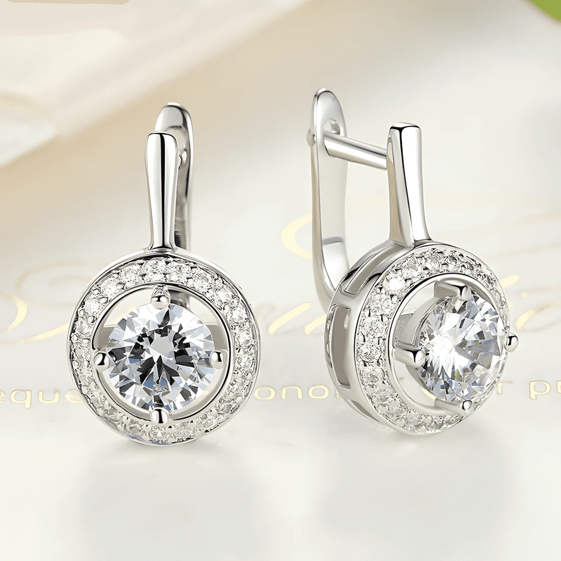 Pendientes de Gota Brillantes <myexti><span>Plata de Ley 925, chapada en oro blanco, con circonitas brillantes y un diseño elegante</span></myexti> - Imagen 4