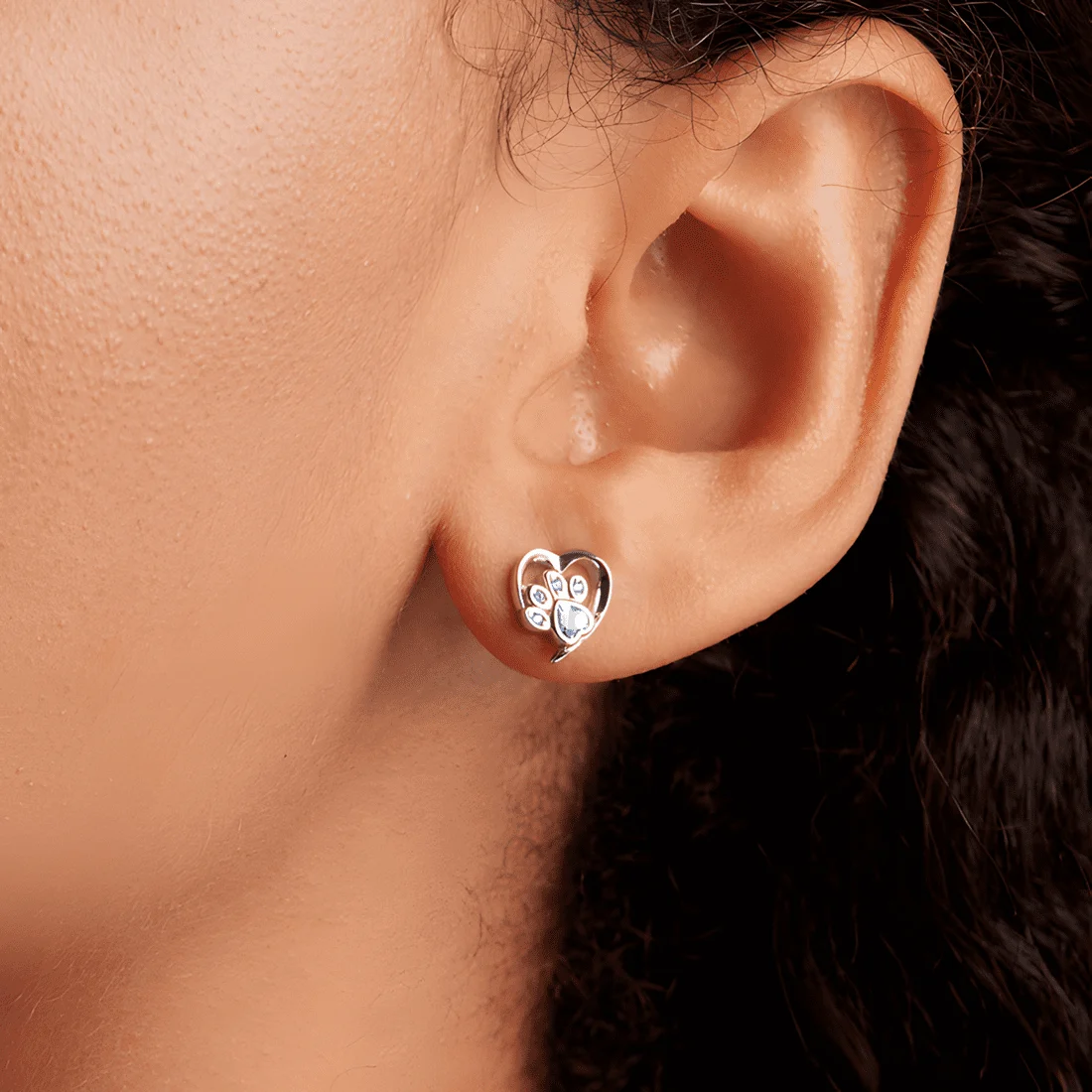 Pendientes de Botón Corazón con Huella <myexti><span>Plata de Ley 925, chapada en oro blanco, con circonitas azules</span></myexti> - Imagen 2