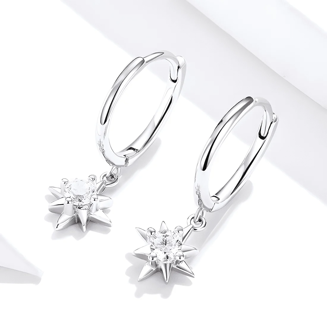 Pendientes de Aro con Estrellas Colgantes <myexti><span>Plata de Ley 925, chapada en oro blanco, con circonitas</span></myexti> - Imagen 3