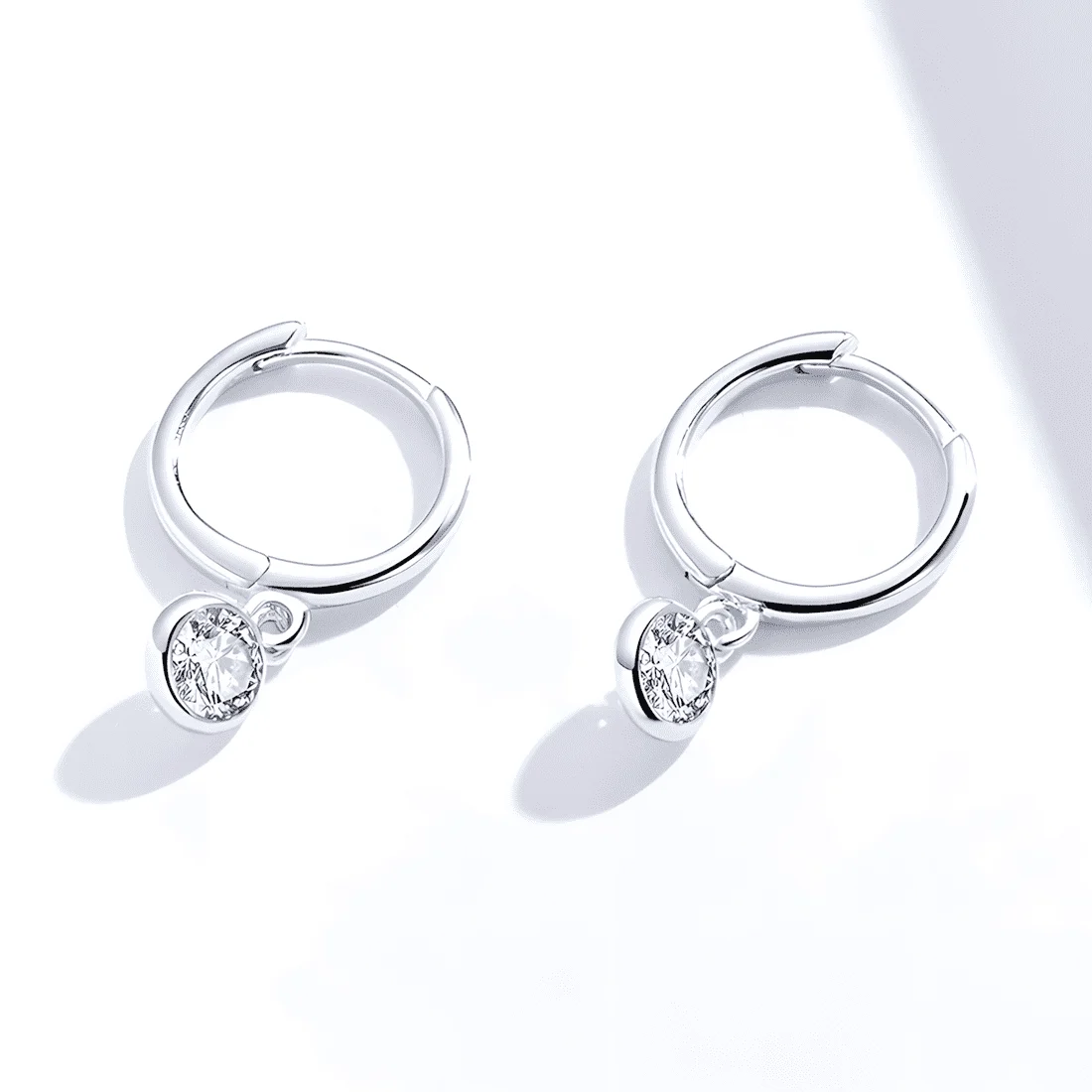 Pendientes de Gota Solitaire <myexti><span>Plata de Ley 925, chapada en oro blanco, con colgante de circonita redonda</span></myexti> - Imagen 4