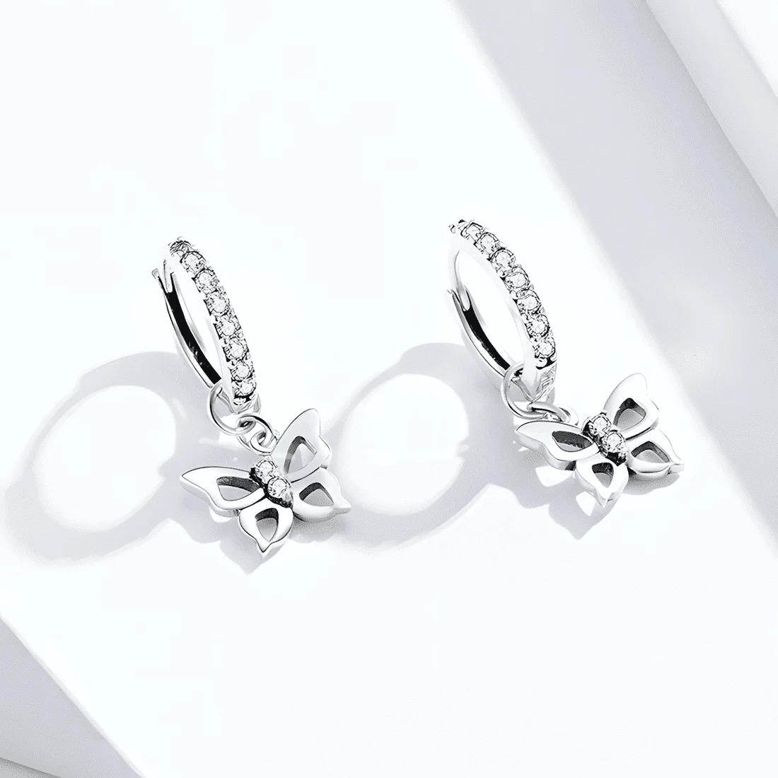 Pendientes de Aro Mariposa <myexti><span>Plata de Ley 925, chapada en oro blanco, con circonitas</span></myexti> - Imagen 4