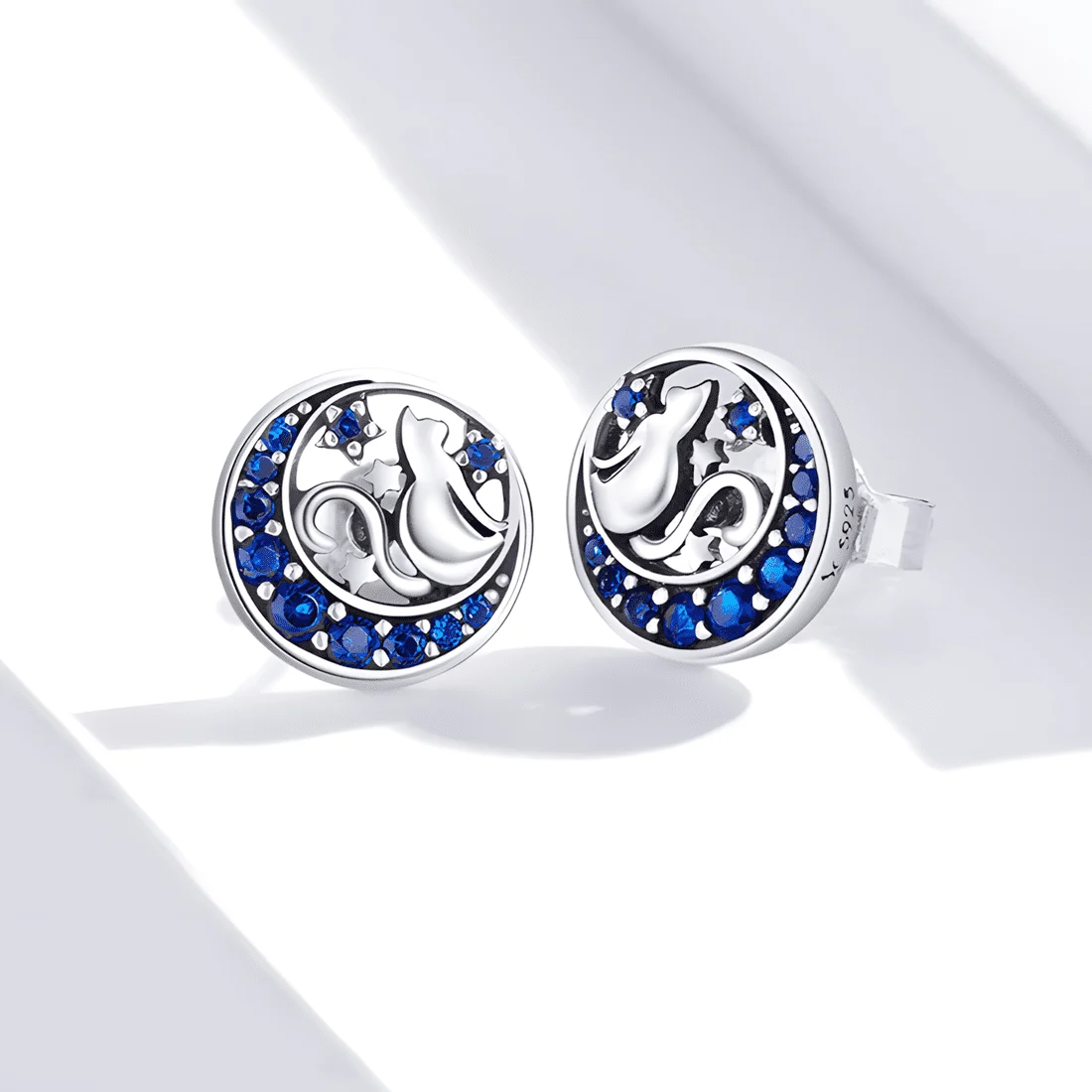 Pendientes de Botón Gato en la Luna <myexti><span>Plata de Ley 925, chapada en oro blanco, con circonitas azules</span></myexti> - Imagen 4