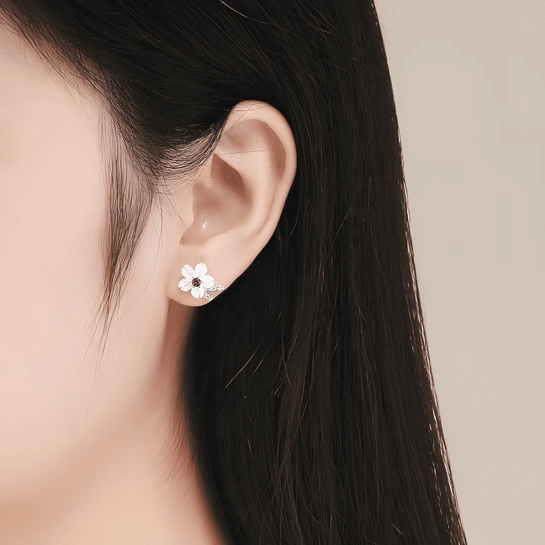 Pendientes de Botón Flores Blancas <myexti><span>Plata de Ley 925, chapada en oro blanco, con circonitas rojas y blancas</span></myexti> - Imagen 2