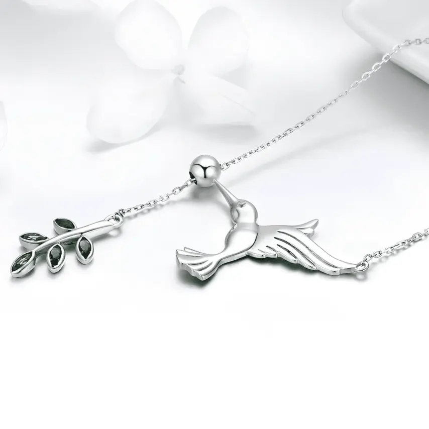 Collar Colibrí <myexti><span>Plata de Ley 925, chapada en oro blanco, con circonitas verdes y longitud ajustable</span></myexti> - Imagen 4