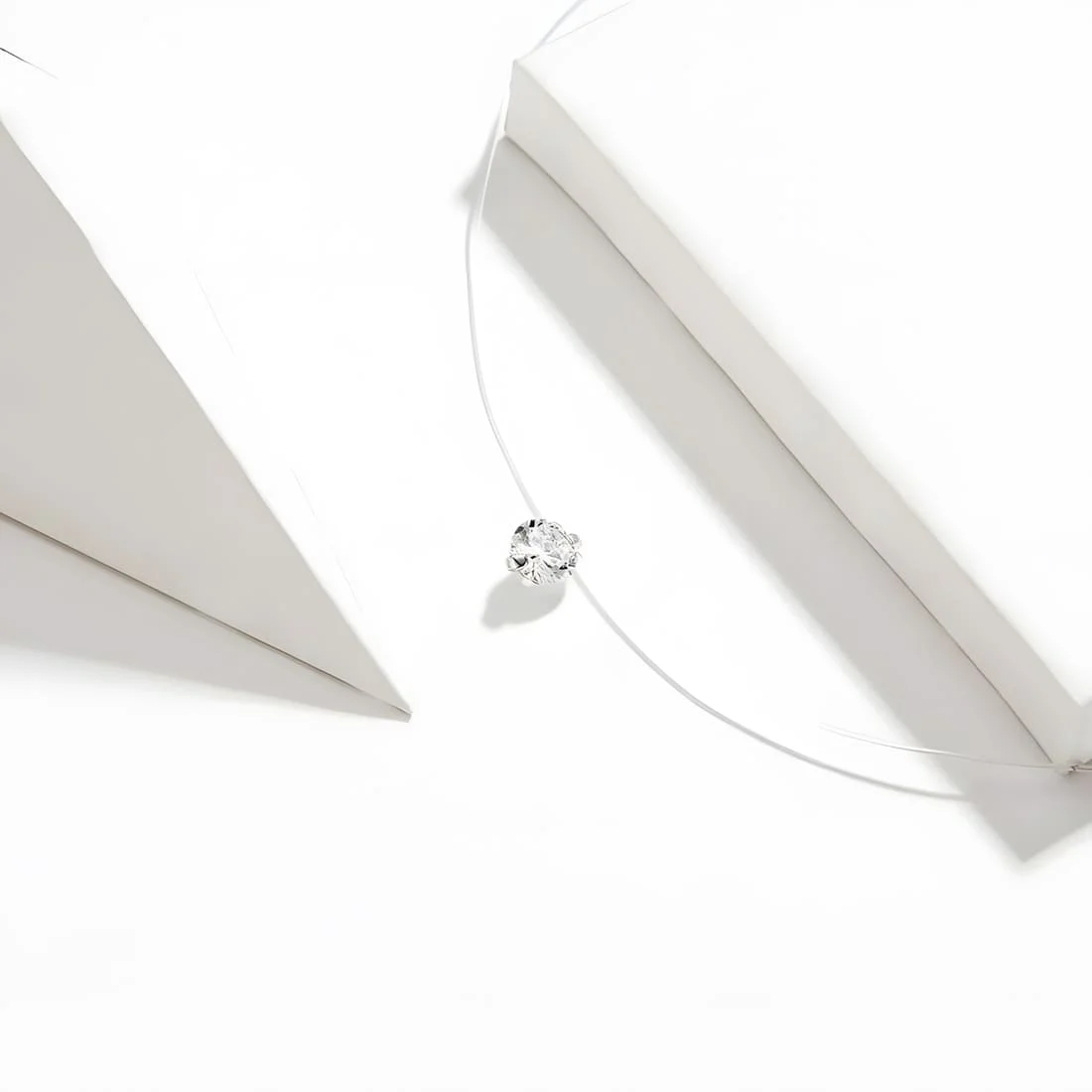 Collar Solitario <myexti><span>Plata de Ley 925, chapada en oro blanco, con circonita de corte redondo</span></myexti> - Imagen 4