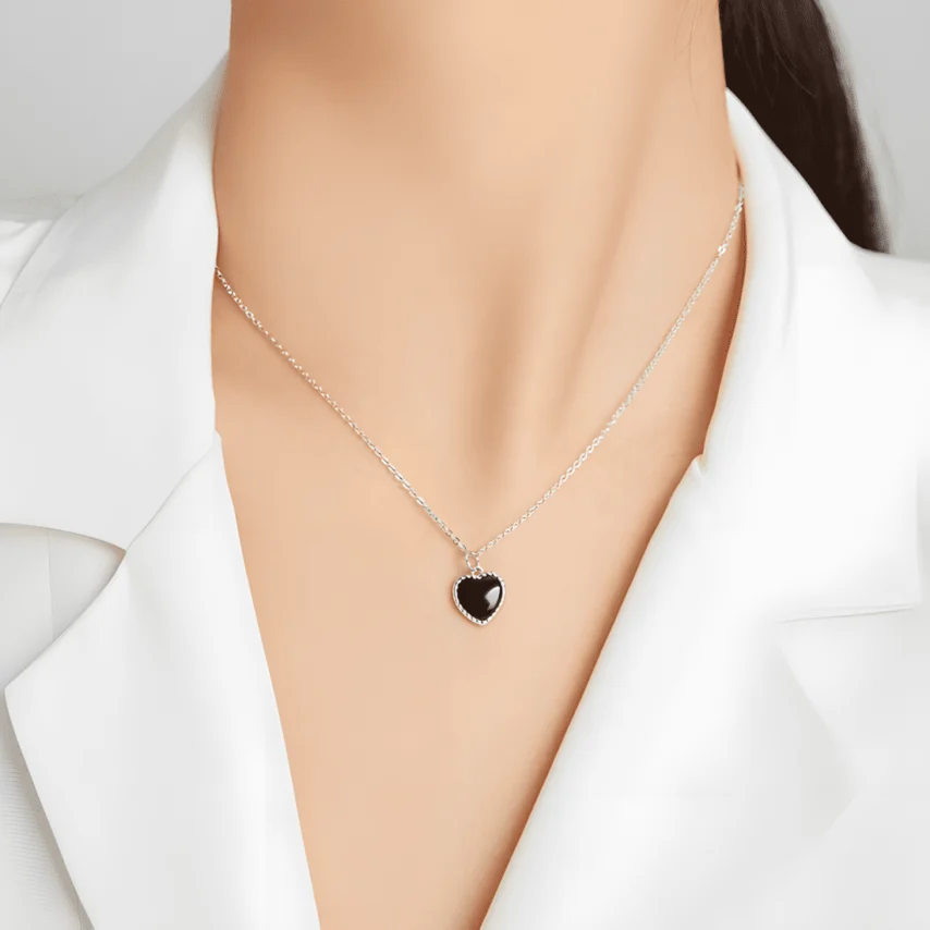 Collar con Corazón Negro <myexti><span>Plata de Ley 925, chapada en oro blanco, con colgante de ónix negro y longitud ajustable</span></myexti> - Imagen 2