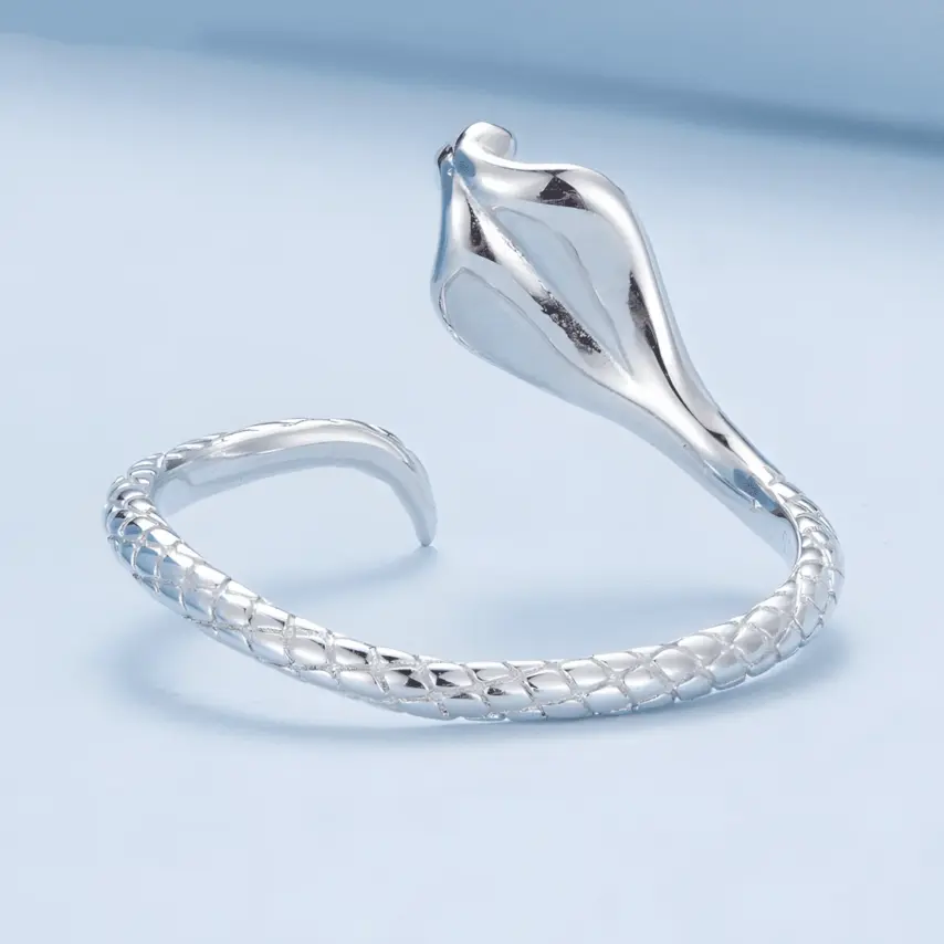 Anillo de Serpiente Cobra <myexti><span>Plata de Ley 925, chapada en oro blanco, con circonitas verdes - ajustable</span></myexti> - Imagen 4