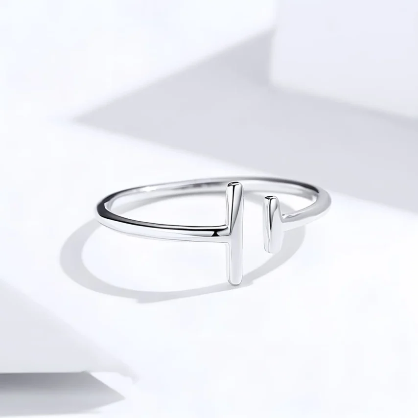 Anillo de Líneas Paralelas <myexti><span>Plata de Ley 925, chapada en oro blanco, con barras en T asimétricas - ajustable</span></myexti> - Imagen 4