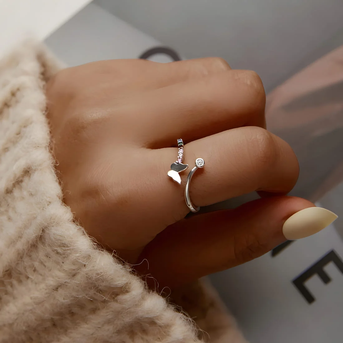 Anillo de Mariposa <myexti><span>Plata de Ley 925, chapada en oro blanco, con circonitas de colores - ajustable</span></myexti> - Imagen 2